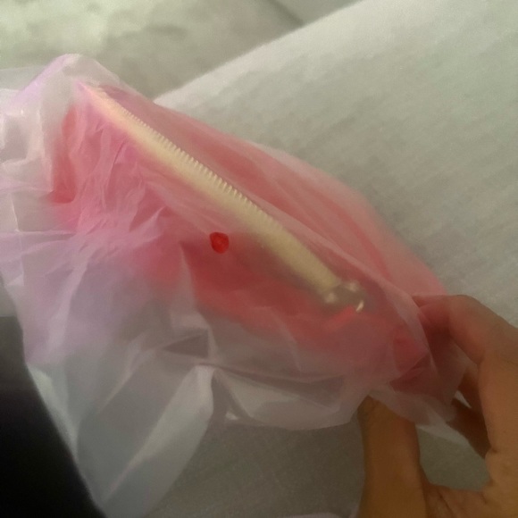 NEW (AUTHENTIC) Shiseido 7-piece Skincare + Carrying Pouch. $141 Value! - Picture 6 of 6